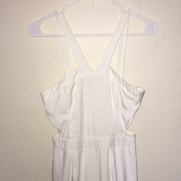 WHITE JUMPSUIT - Picture 2 of 6